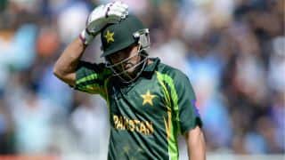 Kamran Akmal requests PCB and PM Nawaz Sharif to reconsider him in international cricket